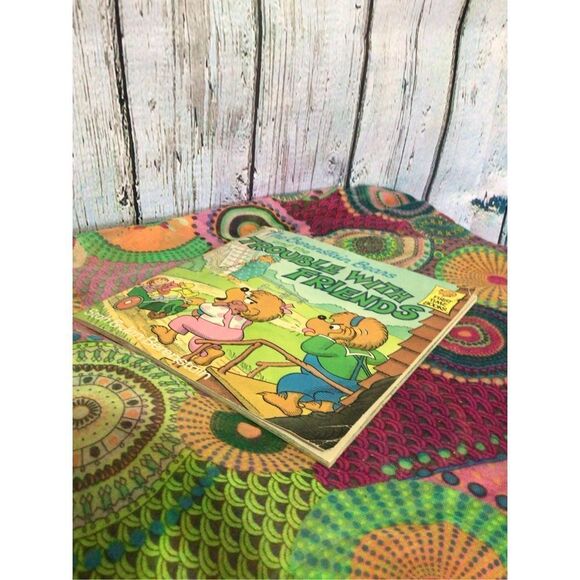 1986 The Berenstain Bears And The Trouble With Friends Softcover Vintage Book - Picture 8 of 10